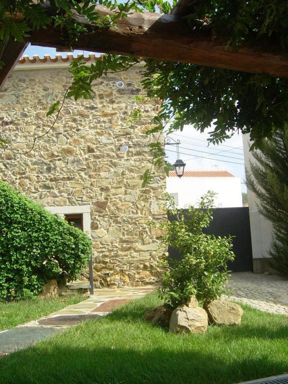 Casa Santa Catarina Hotel Penha Garcia Exterior photo